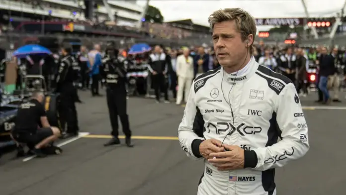 F1-movie-still-publicity-H-2025-835x470 فيلم "فورمولا 1" يحقق 144 مليون دولار في شباك التذاكر ويحقق نجاحًا كبيرًا لشركة Apple