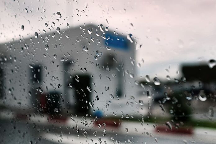tunisia-tunis-rain-rainy-day أمطار غزيرة ورياح قوية متوقعة في تونس يوم الخميس