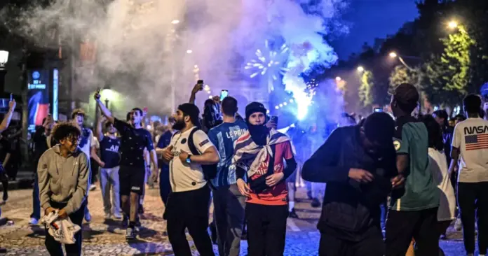فرنسا قتيلان ومئات الاعتقالات خلال احتفالات تتويج باريس سان جيرمان