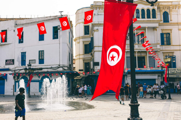 gegenwind_travel_photography_tunis_medina_098 رئاسة الحكومة تكشف عن توقيت العمل الصيفي للإدارات العمومية