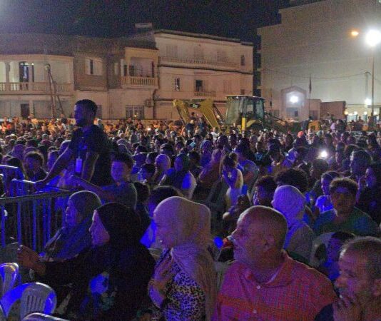 مسرحية "ما يضحكنيش".. كوميديا سوداء تُضيء ليالي مهرجان جرزونة