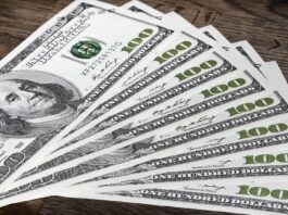 الدولار يتراجع لأدنى مستوى منذ 4 سنوات أمام اليورو قبل قرار الفيدرالي
