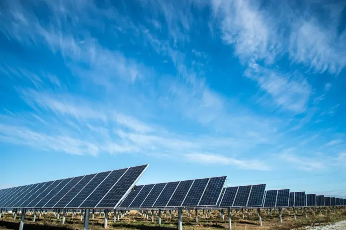 محطة سبيخة الشمسية: أكبر في تونس تنطلق نوفمبر بـ230 MW