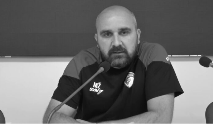 توفي مدرب رادنيتشكي 1925 ملادن جيزيوفيتش اثناء مباراة: ماساة في الدوري الصربي