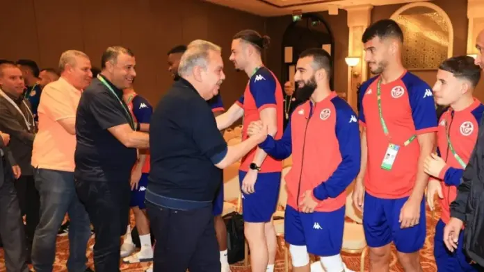 وزير الشباب يزور المنتخب التونسي في الدوحة قبل افتتاح كأس العرب 2025