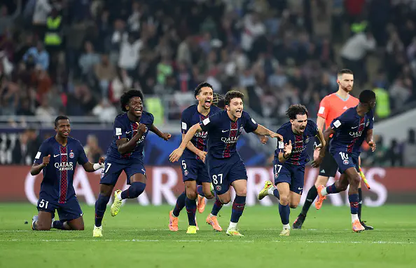 3aaabfb054b7bf65ae2b3d24fbb5328b2a918019fe4b7f92efca9043985106a0 باريس يتوج بكأس القارات على فلامينغو!