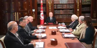 رئيس الجمهورية يتسلم تقرير لجنة الوضع البيئي بقابس