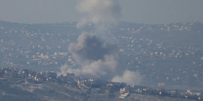 AFP__20260302__99J44E2__v1__HighRes__LebanonIsraelIranUsConflict دخان يتصاعد من السفارة الأمريكية في مدينة الكويت