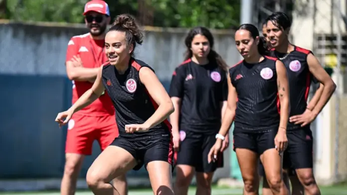 A Step Toward the Future FIFA and the Tunisian University Organize an Open Day for Women’s Soccer in El Karm خطوة نحو المستقبل: الفيفا والجامعة التونسية ينظمان يوماً مفتوحاً لكرة القدم النسائية بالكرم
