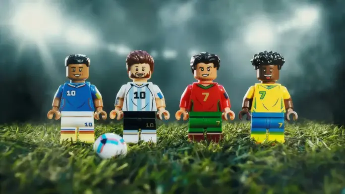 LEGO Messi Ronaldo Vini Jr Mbappe.jpg رونالدو يتصدر أجور نجوم الكرة في إعلان LEGO