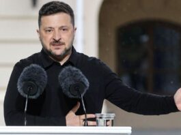 زيلينسكي يدعو بوتين لمحادثات سلام مباشرة