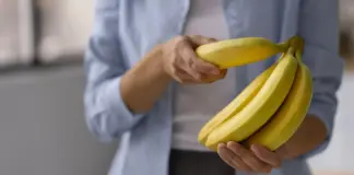 6 فوائد محتملة لتناول الموز قبل النوم