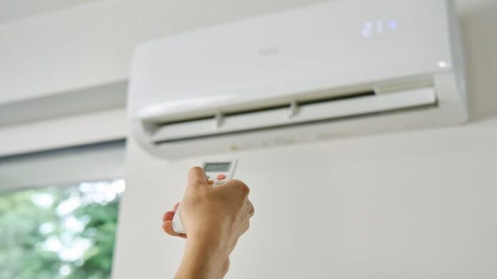 شركة الكهرباء تدعو التونسيين لخفض الاستهلاك وقت الذروة