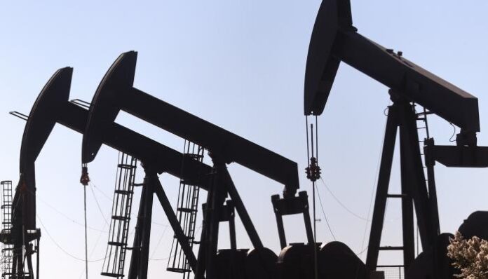 62-095323-oil-prices-today-rise-war-us-iran_700x400 أسعار النفط تتراجع وسط تصعيد أمريكي ضد إيران