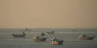 ناقلات النفط تدفع 2.5 مليون دولار لتجنب المضائق