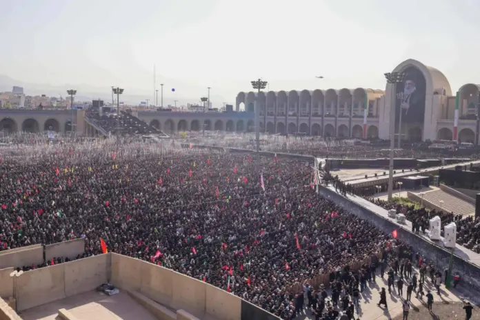 821zc4oibj_3-13y-y1783238104 تشييع خامنئي في طهران وسط دعوات للثأر
