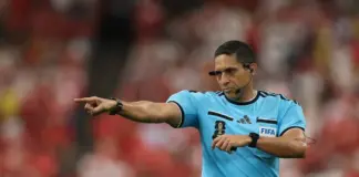 فالينزويلا حكما لمباراة فرنسا وإنجلترا
