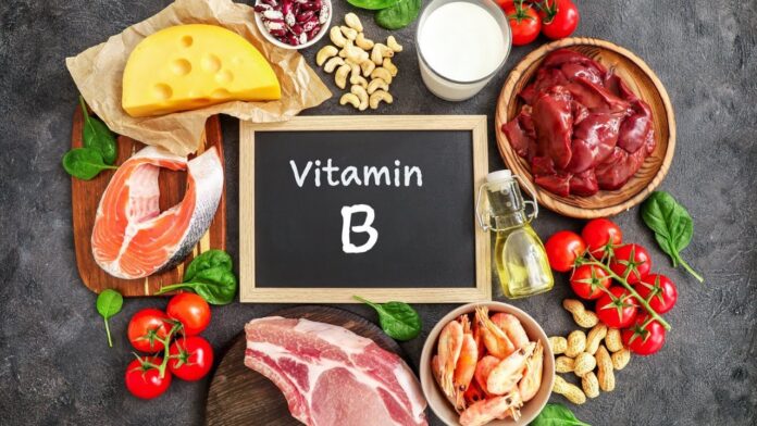 9 أطعمة غنية بفيتامينات B لدعم الدماغ وصحة الأعصاب