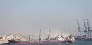 هجوم بمسيرة على سفينتي غاز في ميناء دمياط