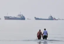 النفط يرتفع 2% بعد الهجوم الأمريكي على جزيرة لارك