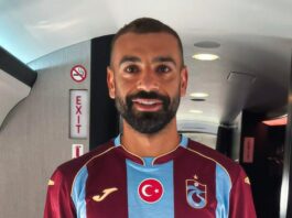 محمد صلاح يصل تركيا لإتمام انتقاله إلى طرابزون سبور