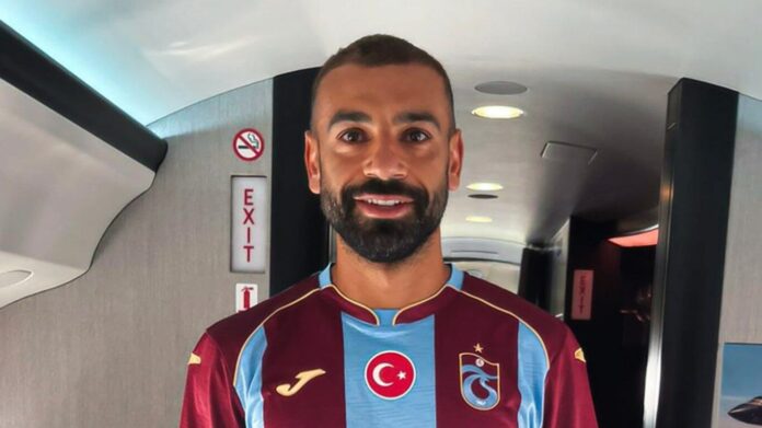 محمد صلاح يصل تركيا لإتمام انتقاله إلى طرابزون سبور