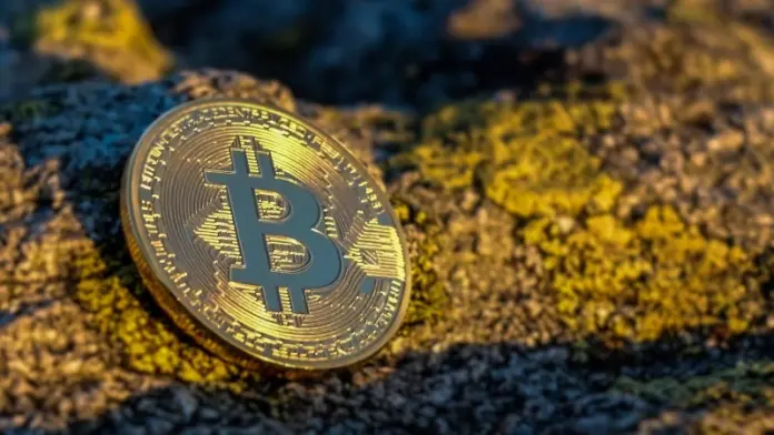 6b7c235b11eafa15e191e69e387c9536 بيتكوين تقفز إلى 70 ألف دولار وتصفية 3 مليارات