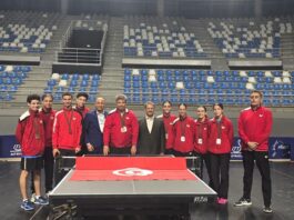لاعبو المنتخب التونسي لتنس الطاولة خلال منافسات بطولة إفريقيا بمدينة طنجة المغربية