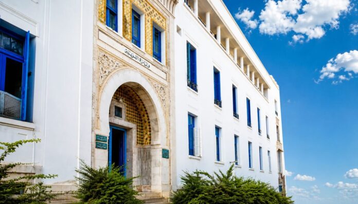 Des élèves participent au forum national de la création poétique scolaire à Gabès
