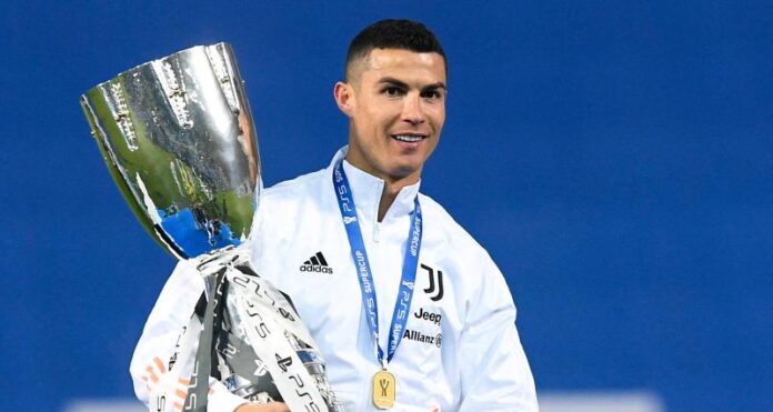 كريستيانو رونالدو خلال مباراة النصر والخلود بعد تسجيله ثلاثية