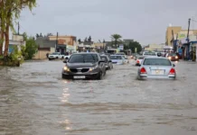Des inondations submergent les rues de Tripoli et de fortes pluies sont attendues en Tunisie
