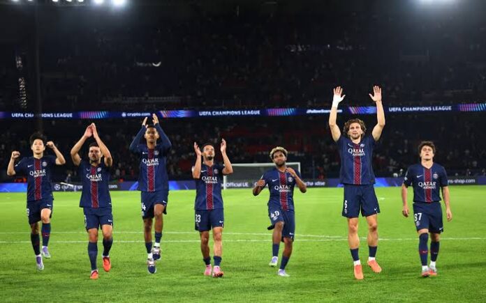 le-paris-saint-germain-bat-barcelone-1 Les joueurs du Paris Saint-Germain célèbrent un but marqué face à Barcelone en Ligue des champions