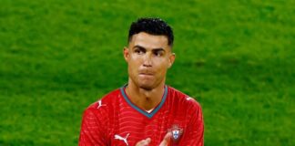 كريستيانو رونالدو بقميص المنتخب البرتغالي خلال مباراة