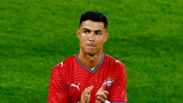 photo-24 Cristiano Ronaldo sous le maillot de l'équipe nationale portugaise lors d'un match
